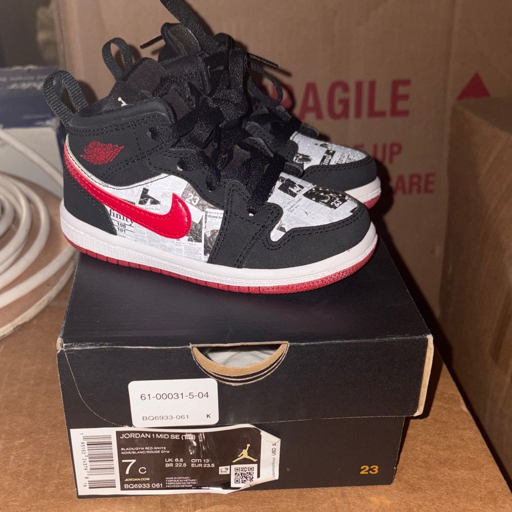 Jordan Kids Black and Red Sneakers - Size 7C